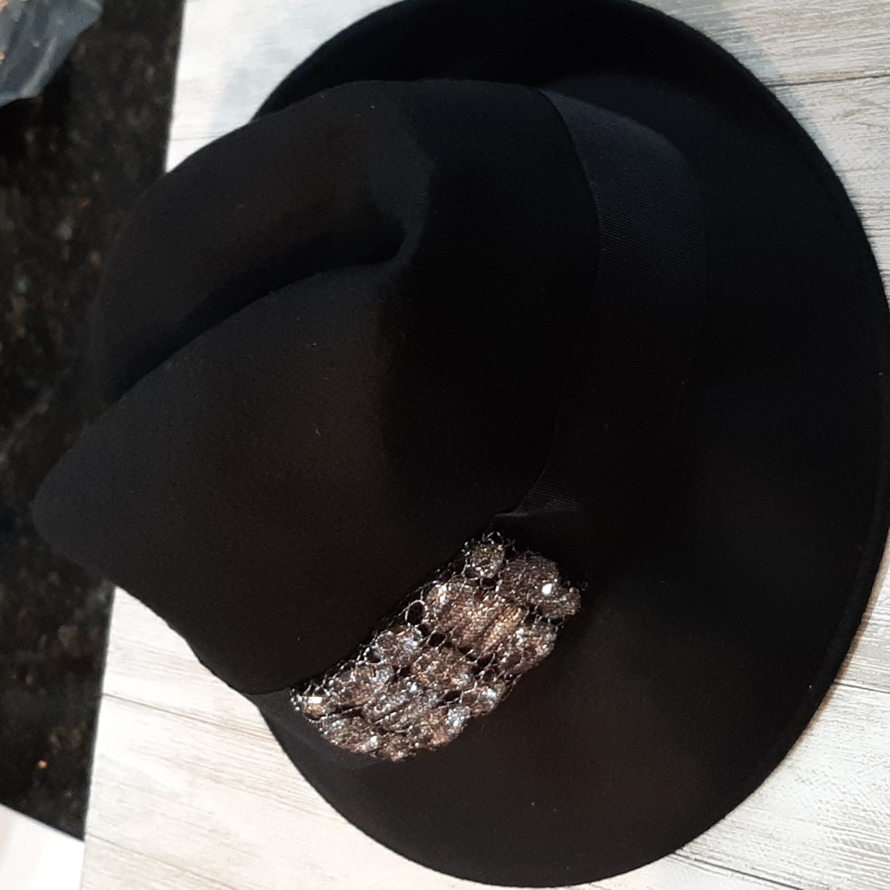 Bebe Jewel Dip Fedora